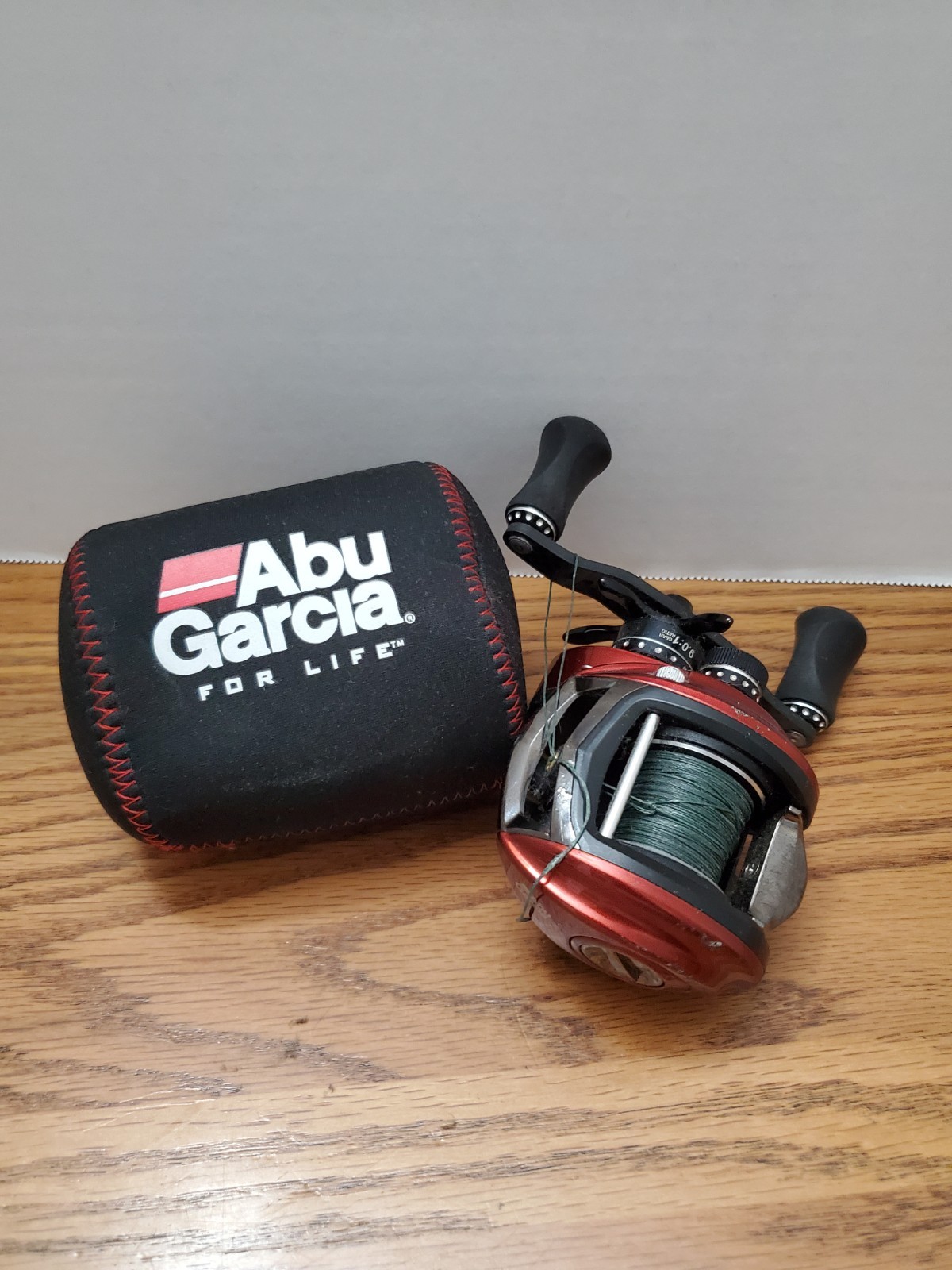 Abu Garcia Revo Rocket Baitcast Reel Right-Hand 9.0:1 With Case
