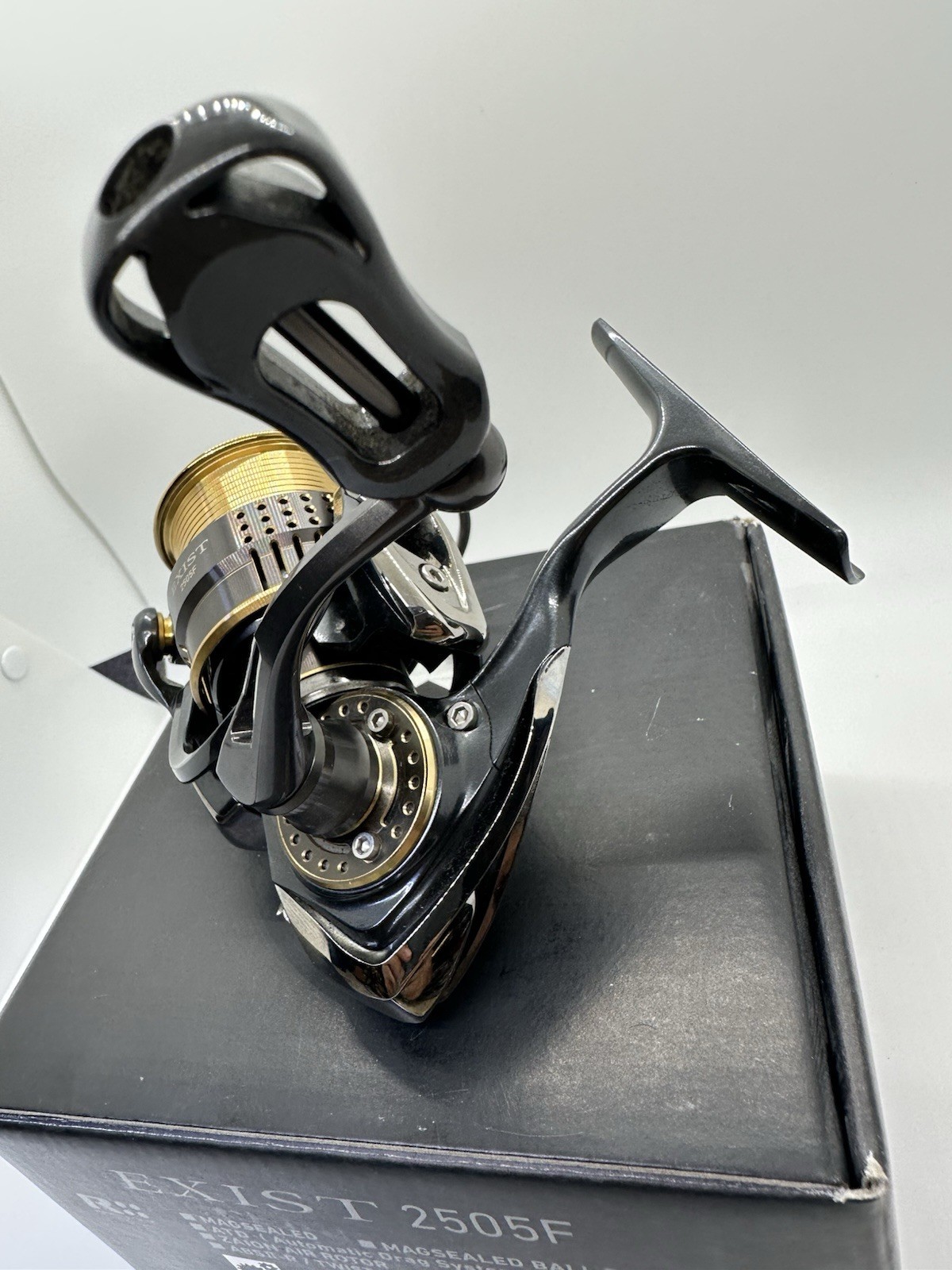 DAIWA 15 Exist 2505F Spinning Reel Used JDM
