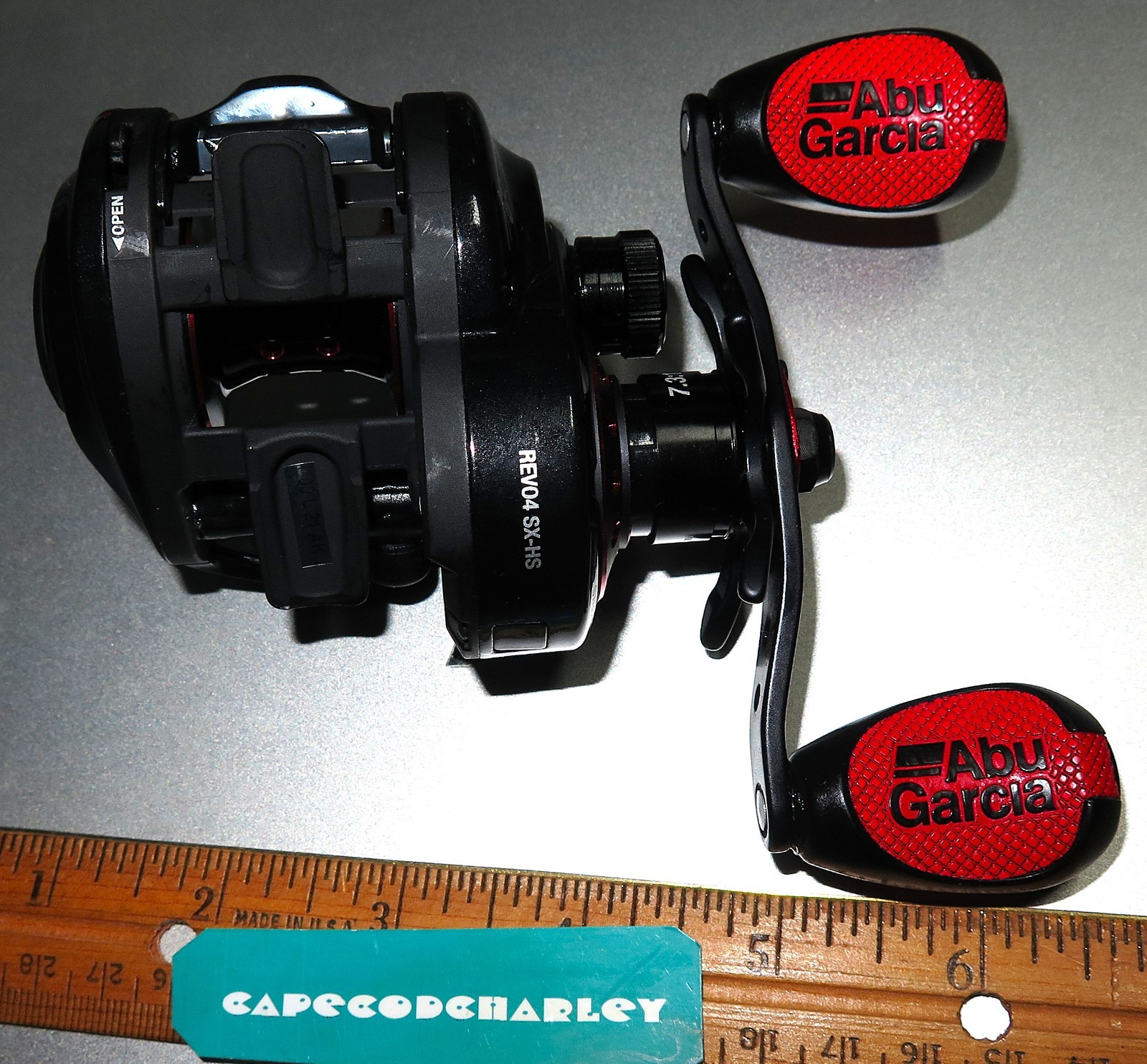 Abu Garcia ‎REVO4 SX-HS RH Baitcast Reel 10 Bearings 7:3:1 NO BOX NEW
