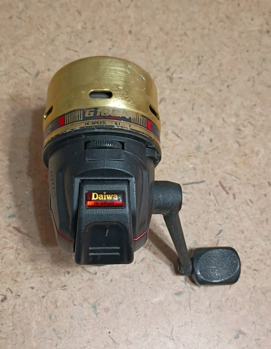 Vintage Daiwa G100A Fishing Reel Push Button Spin Cast Korea