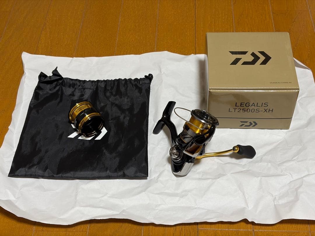DAIWA 23 LEGALIS LT2500S-XH Lightweight Spinning Reel with New Spool
