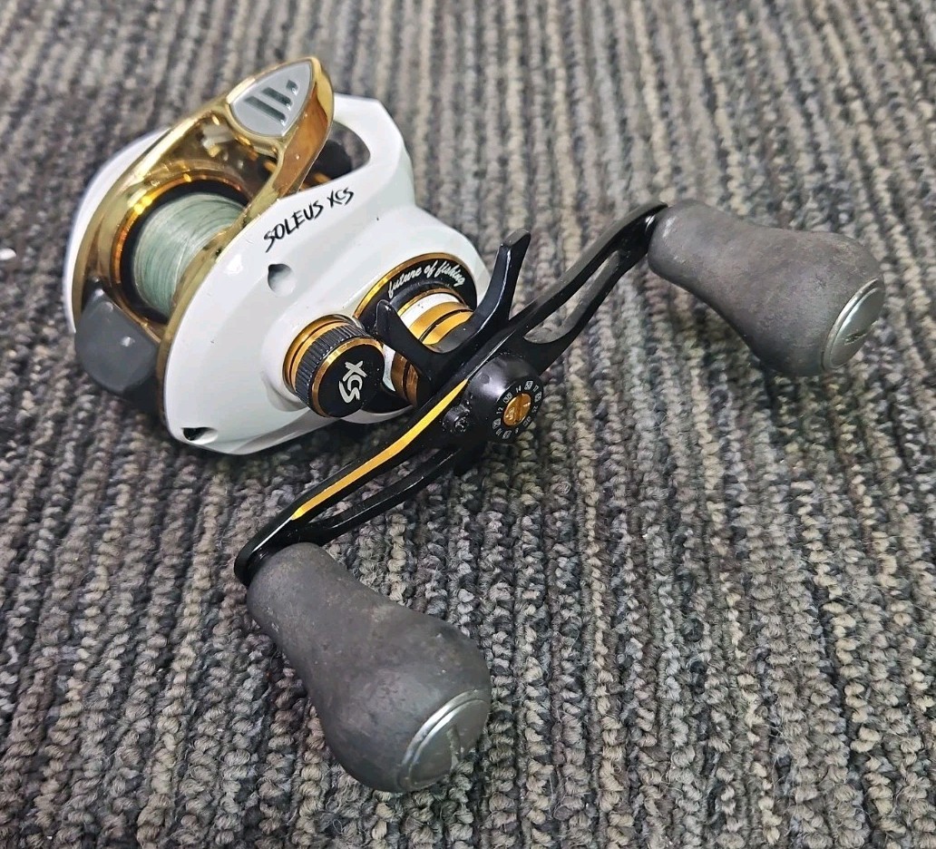 Favorite Fishing Soleus XCS Casting Reel 7.3:1 12/120 – White