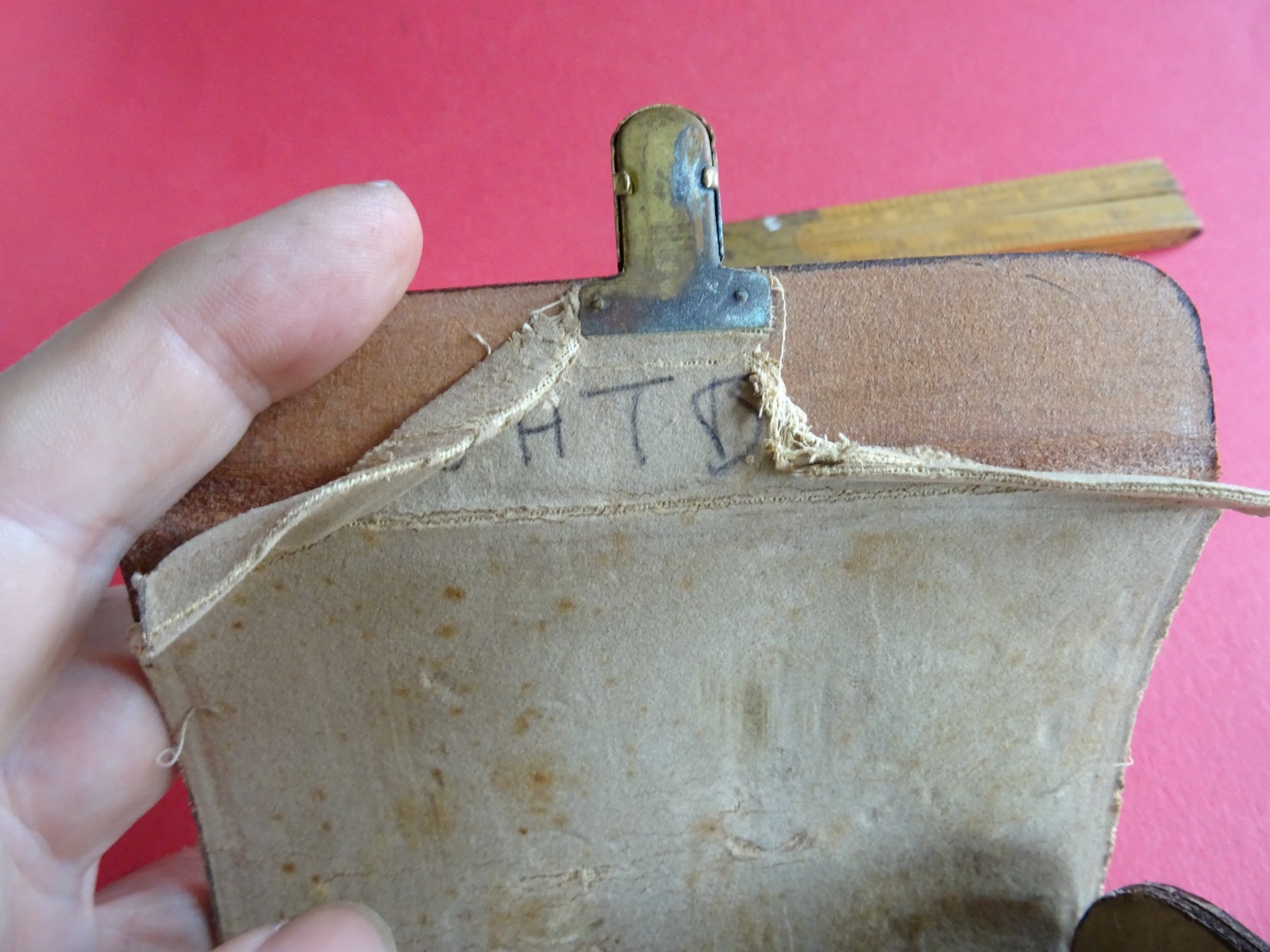 A SUPER CASED VINTAGE 4 SCREW RED ABU AMBASSADEUR 6000 MULTIPLIER REEL