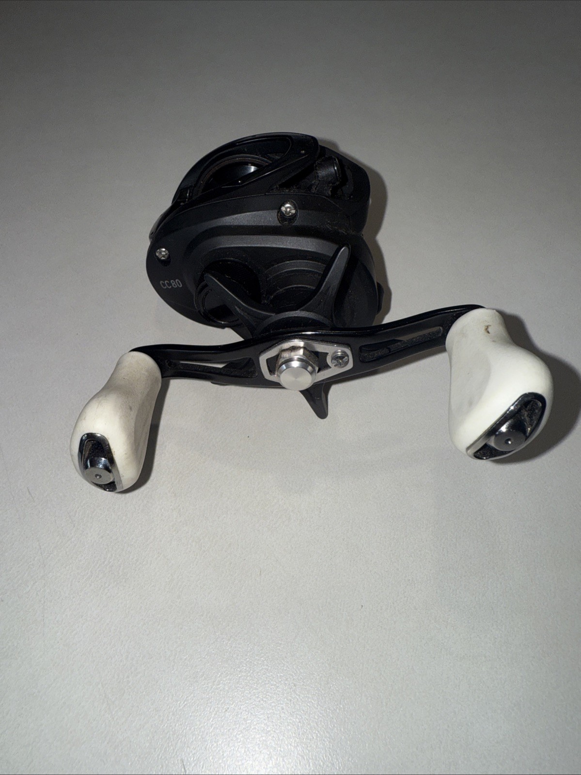 Daiwa CC80 Right-Handed Baitcasting Reel 7.5:1 Ratio- Excellent Condition