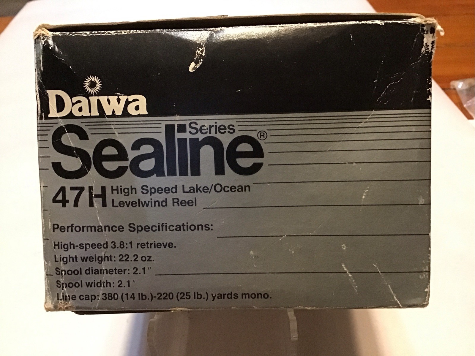 Daiwa Sealine 47H Fishing Reel, rod clamps, tools, Lube,Manual & Original Box