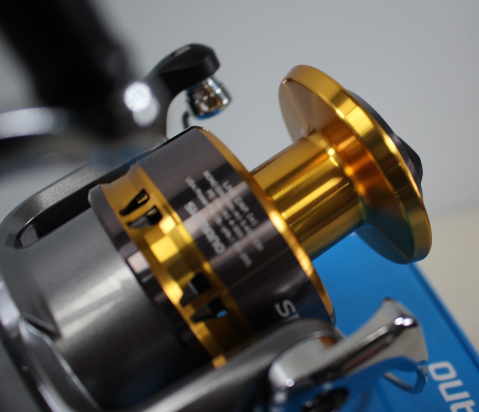 Shimano Sedona 8000 Spinning Reel Gold/Silver w/ Box – Highly Sought – US Seller