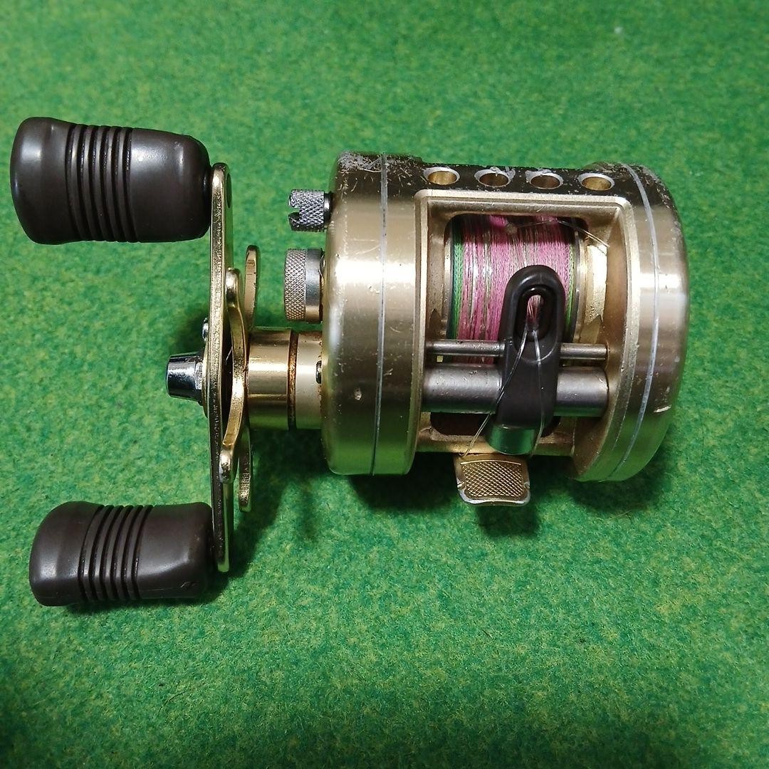 [Used] SHIMANO CALCUTTA 200XT Gold Double Handle Baitcasting Reel – From JAPAN