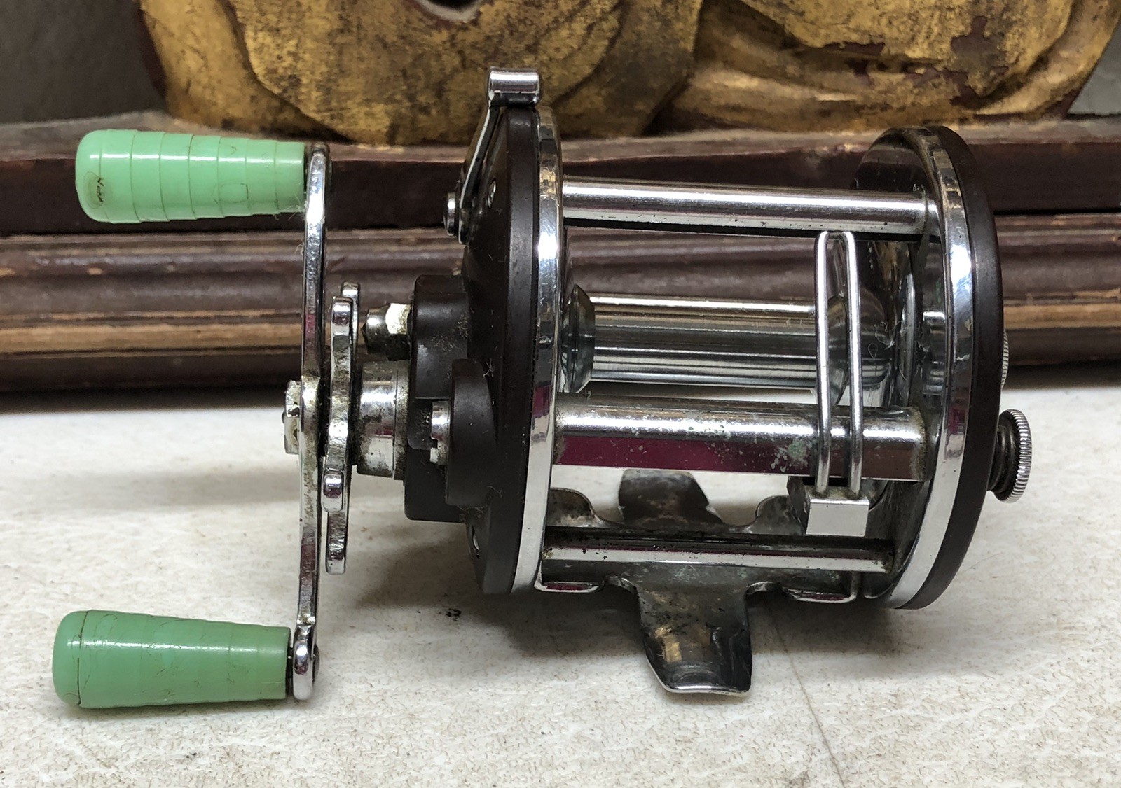 PENN PEER NO 109 FISHING REEL VINTAGE – Green Handle