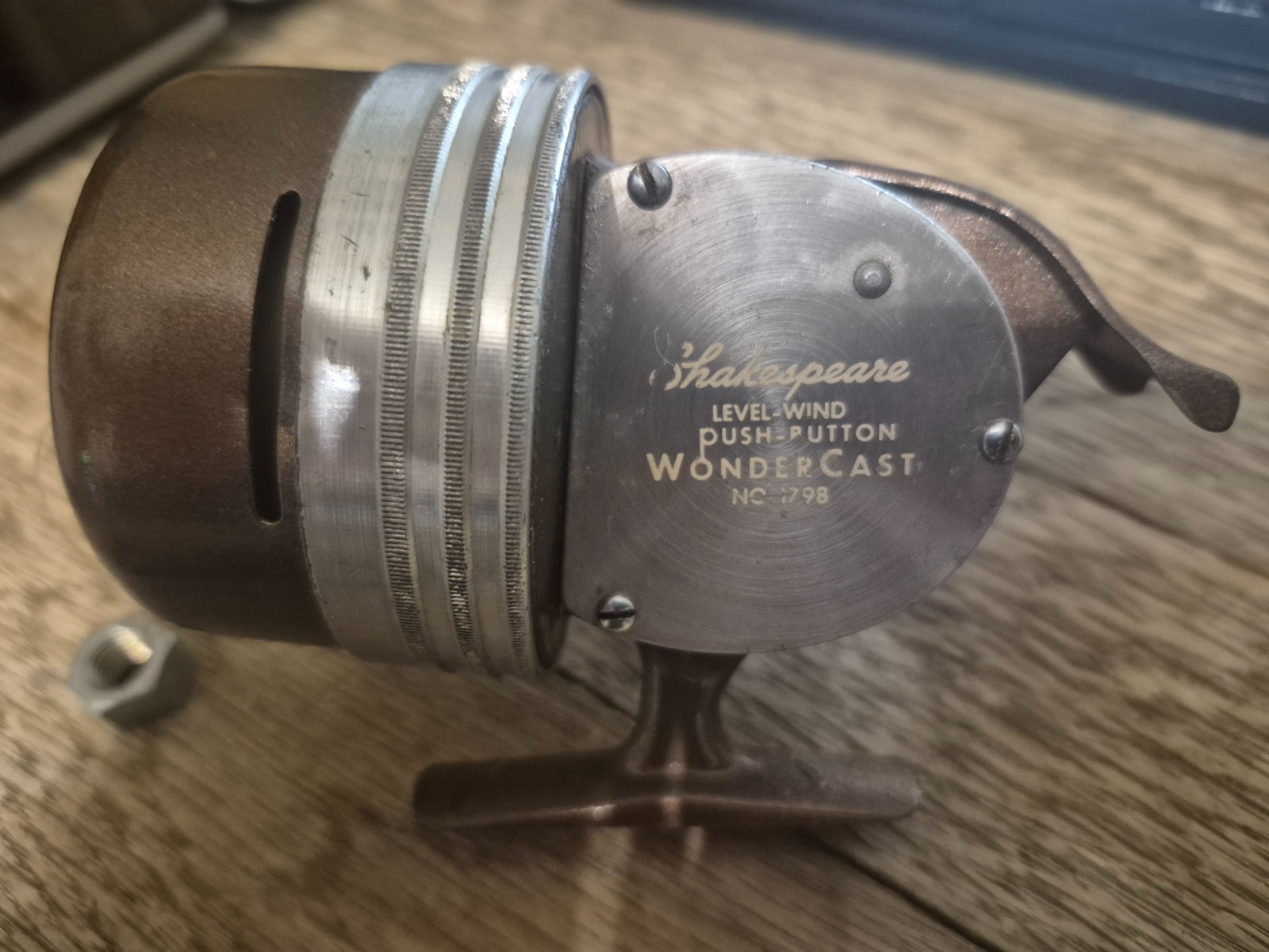 Shakespeare WonderCast No.1798 Model: EA Closed Face Fishing Reel-USA from 1960