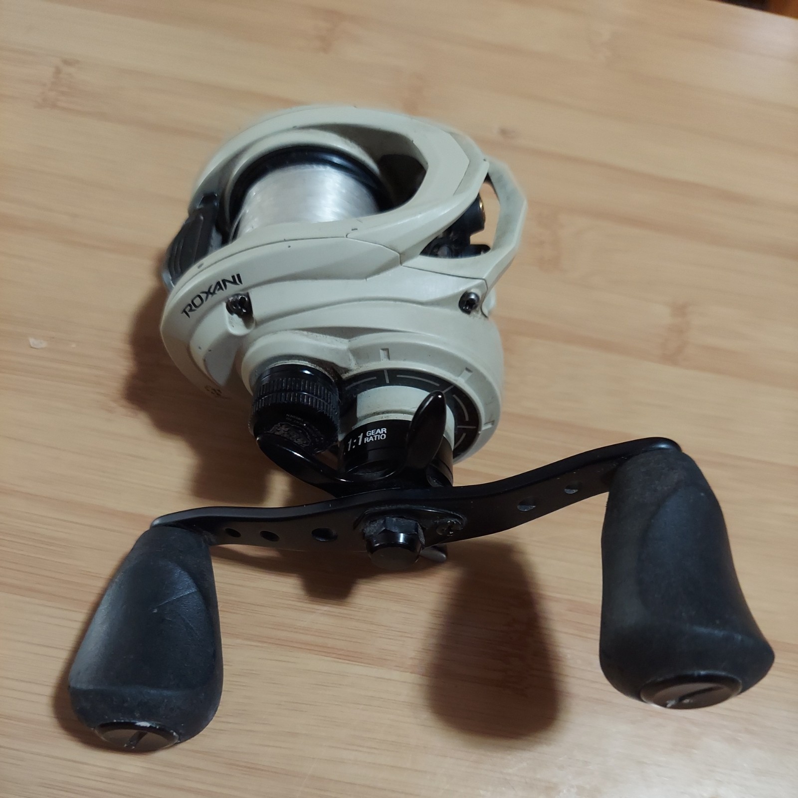 ROXANI ~ ABU GARCIA BAITCASTING REEL – ROXLPHS-L-T ~ GEAR RATIO 7.1:1 – BEIGE