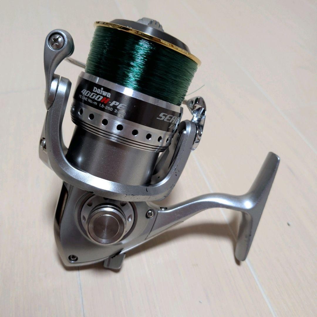 DAIWA SEAGATE Light 4000H-PE Spinning Reel used small scratches