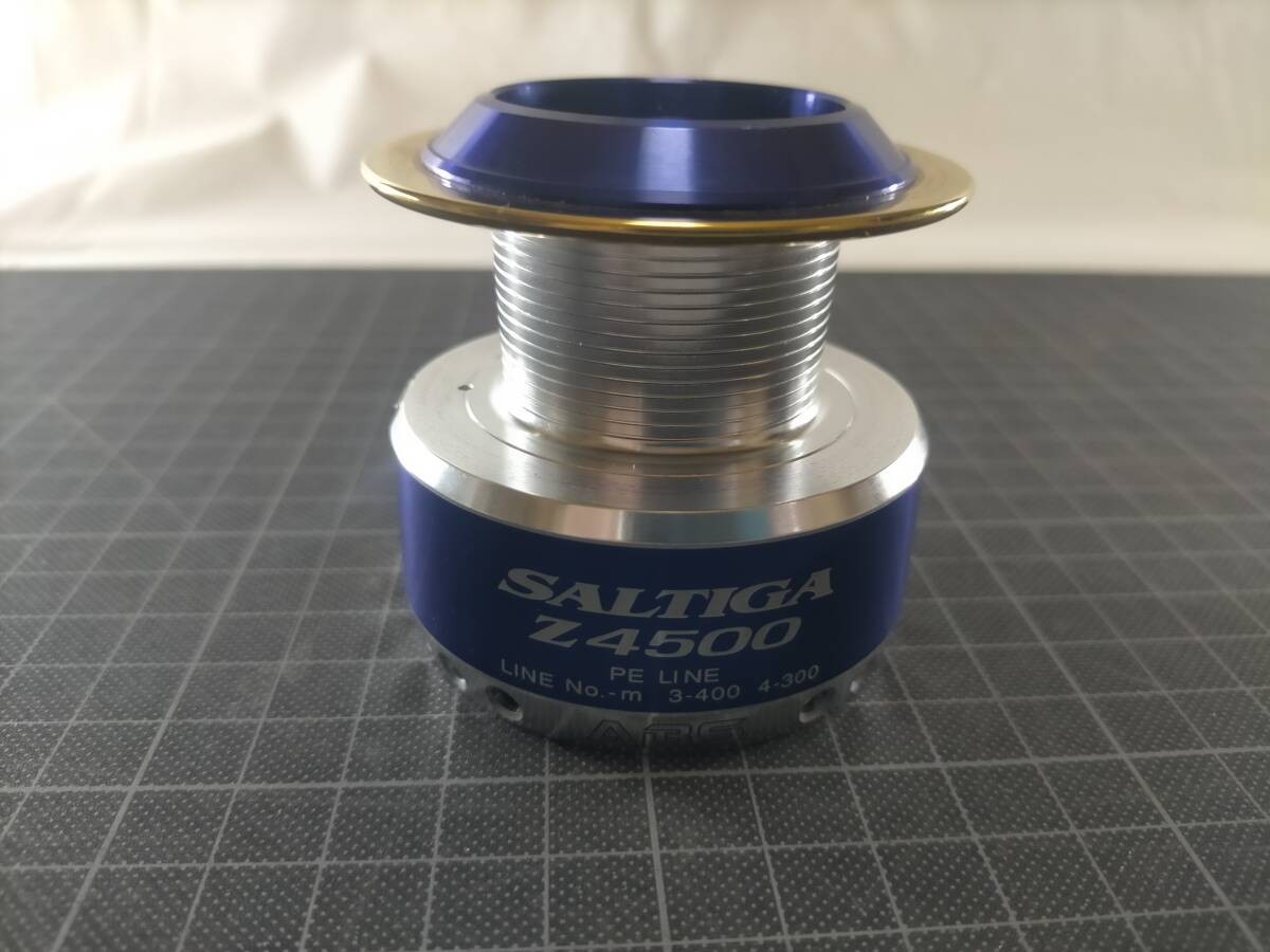 DAIWA Saltiga Z 4500 Genuine Spool Made in Japan Near Mint JAPAN