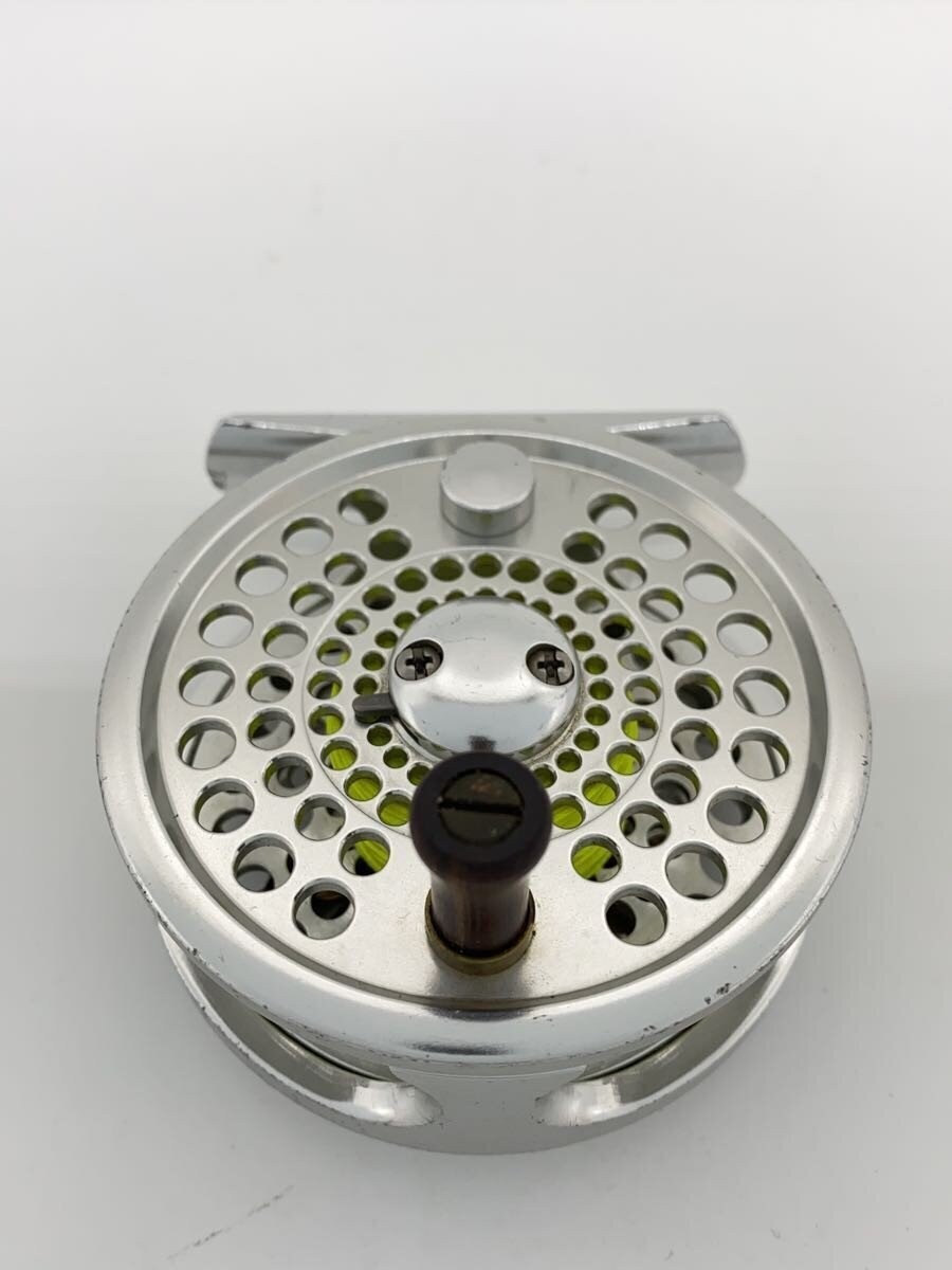 AXISCO Fly Fishing Reel – 7in (17.8cm) with scratches, Used, Sports Equipment