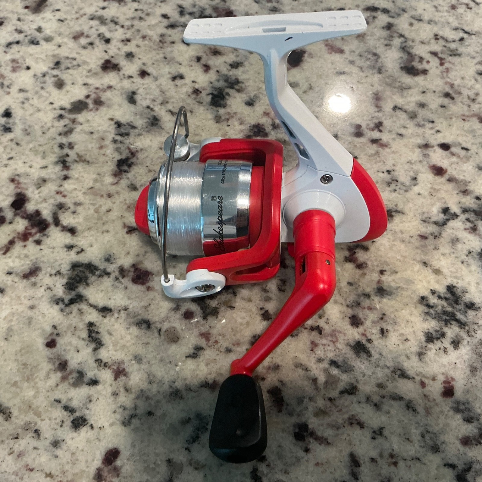 New Shakespeare Catch More Fish Medium Spinning Reel (A-34-A) Front Drag