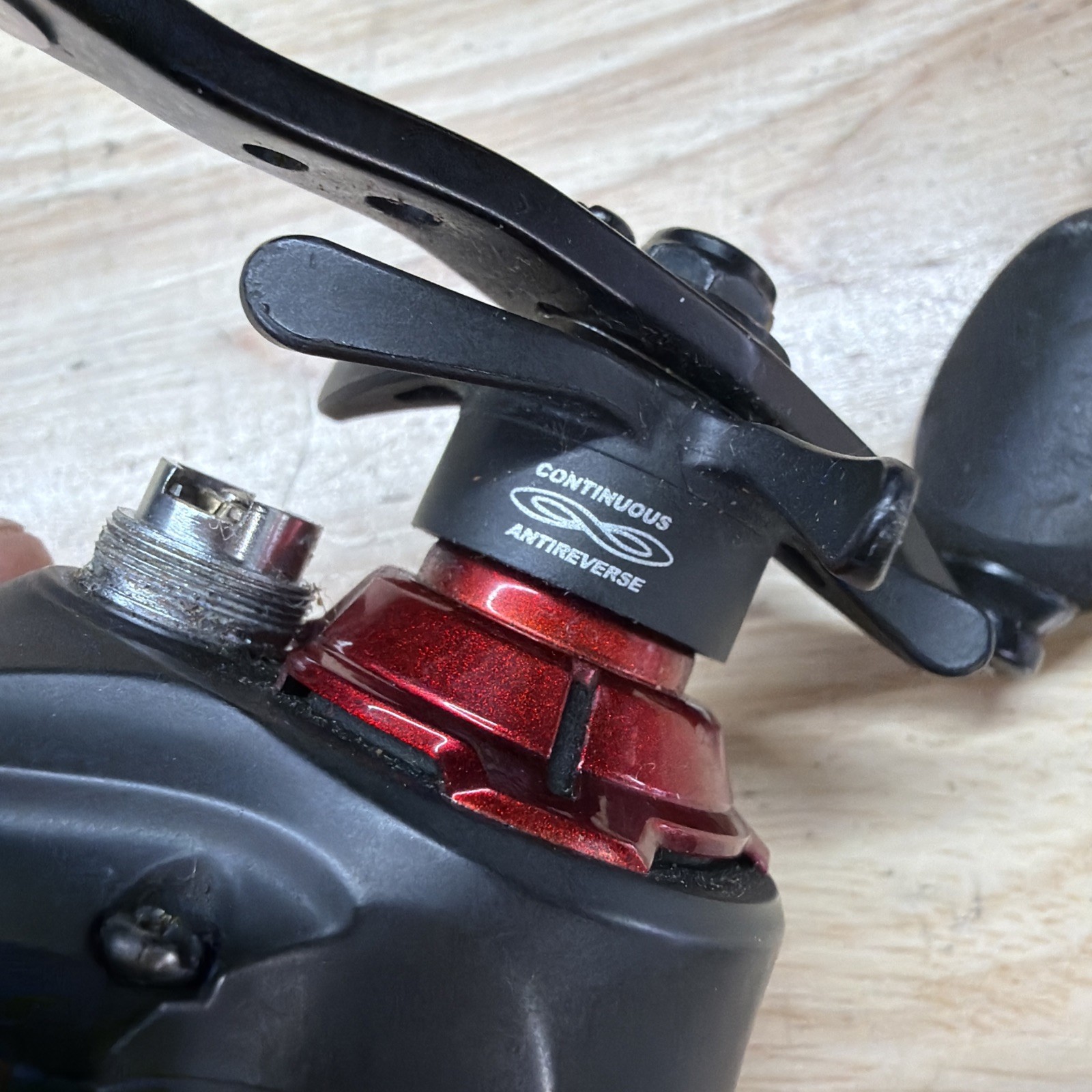 Quantum Team KVD Red/Black Baitcast Reel 8 Ball Bearings KVD100SPTA 6.3:1. A
