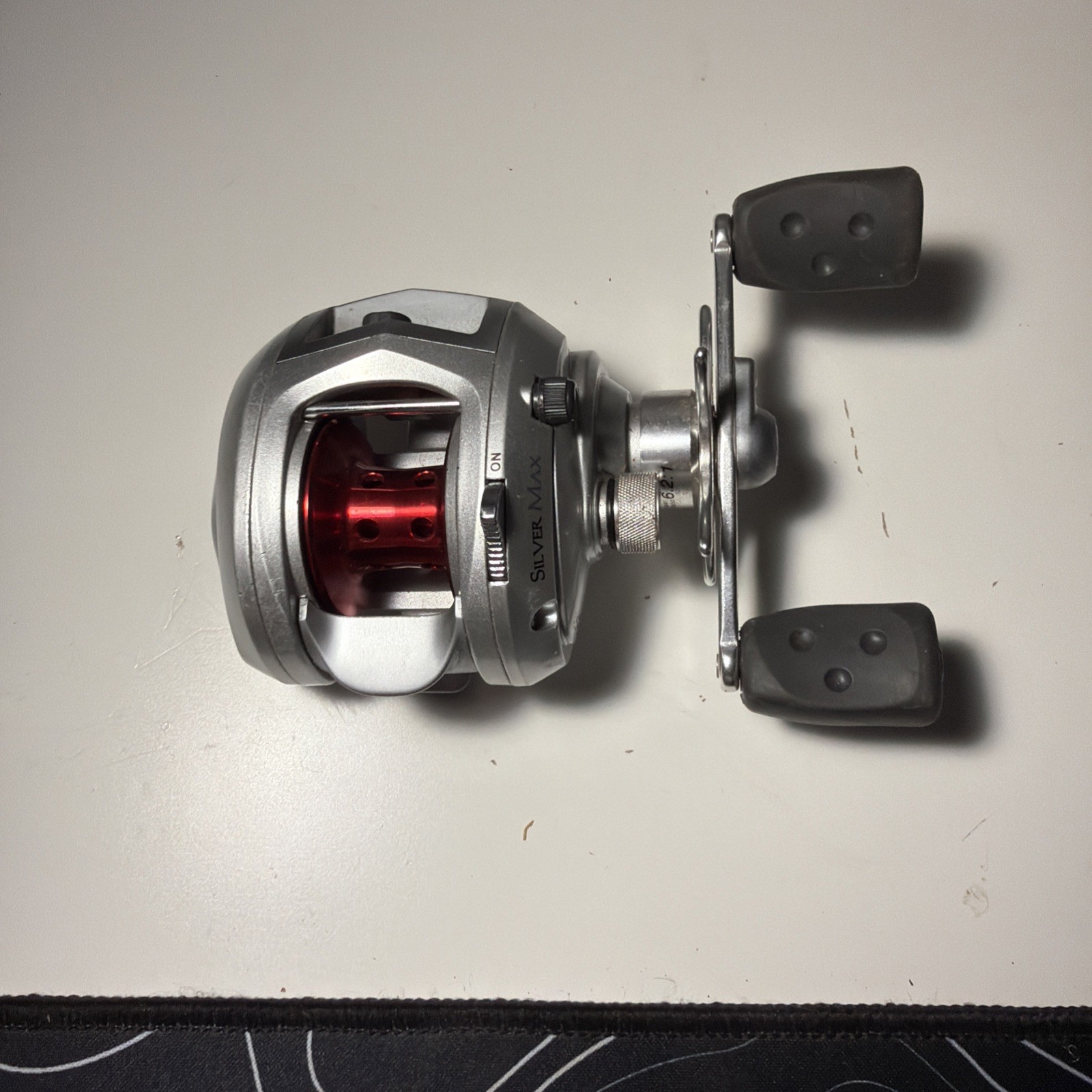 Abu Garcia Ambassadeur Silvermax Baitcasting Reel 6.2:1 12lb Line 7.9lbs SMAX-C