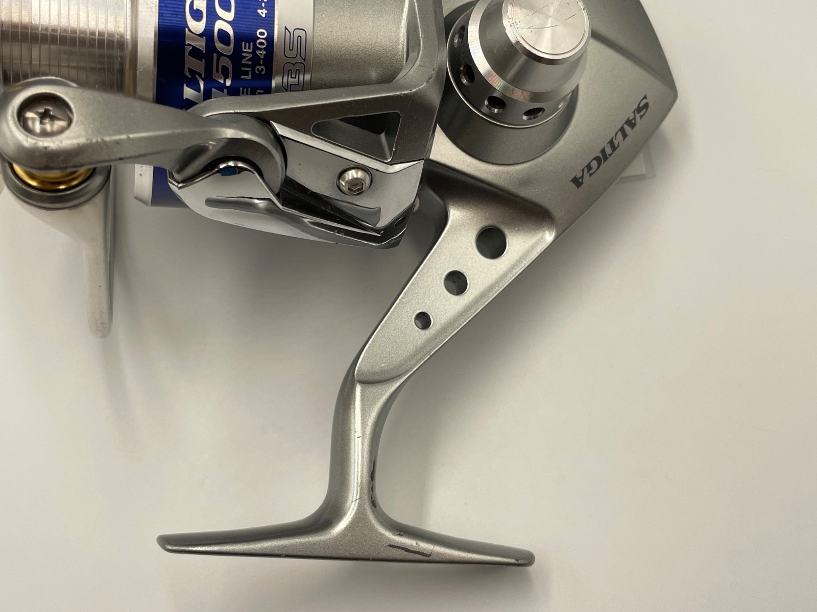 Saltiga Z4500 Daiwa Spinning Fishing Reel Both Handle Gear Ratio 4.9:1 Used