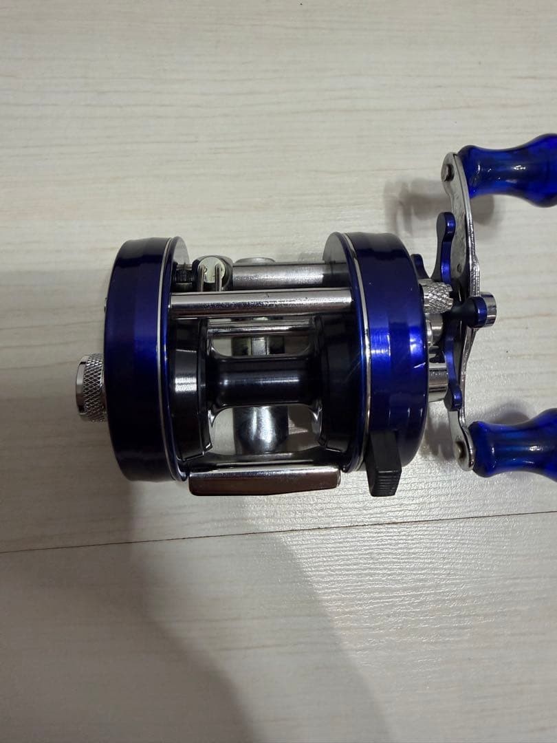 Abu Garcia Ambassadeur 2500c Midnight Blue 850954