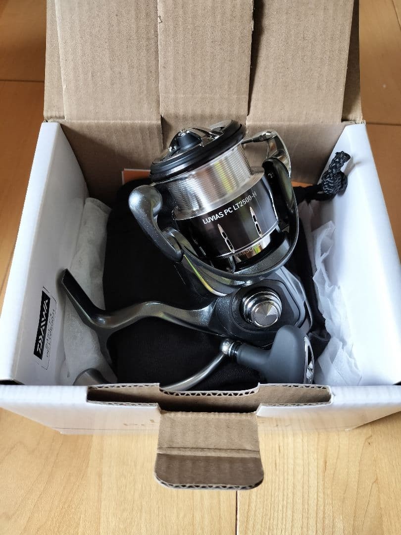 LUVIAS 24 PC LT2500-H Spinning Reel