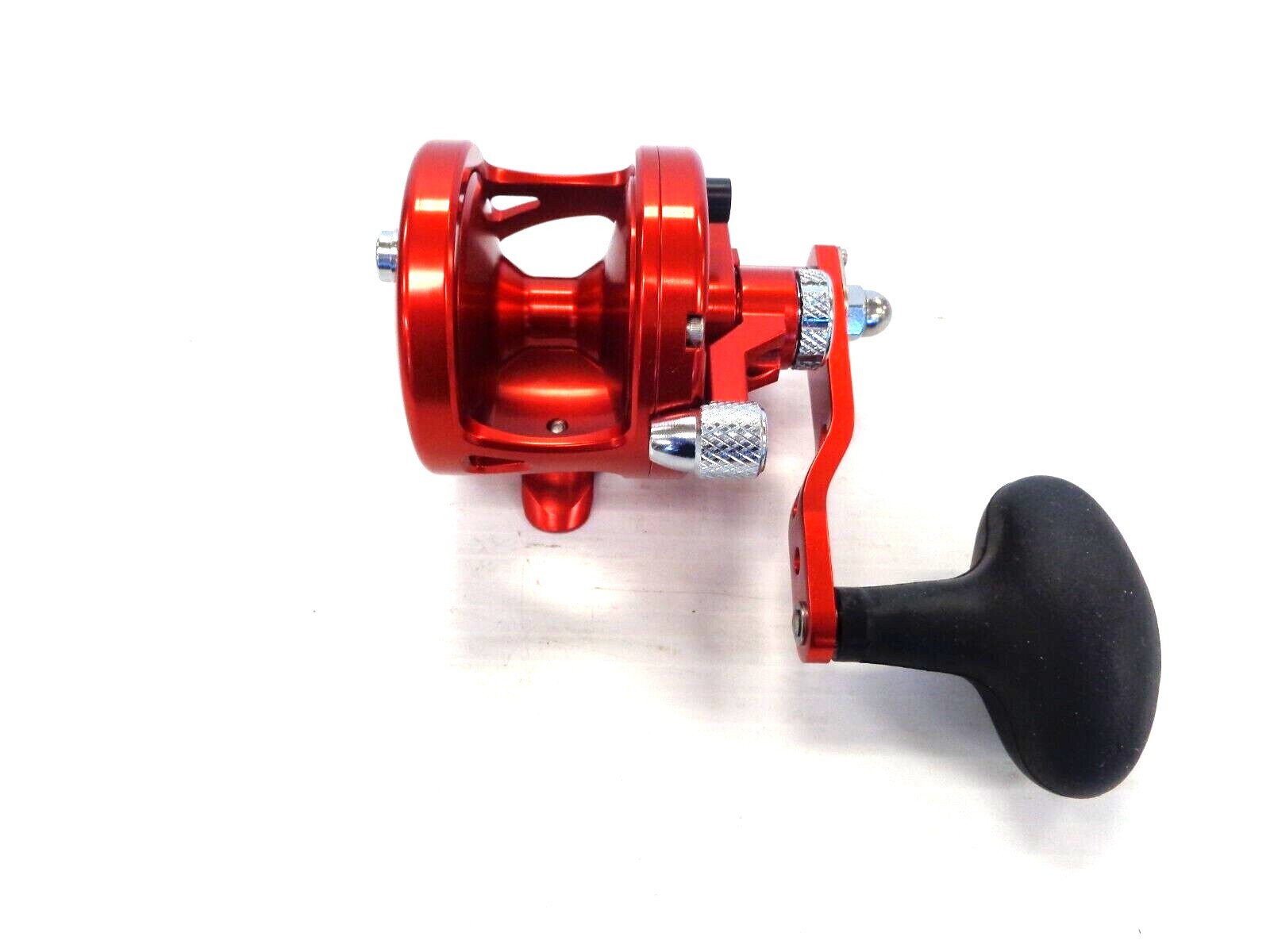 Avet SXJ5.3 G2 NGP Single Speed Lever Drag Reel – Right Hand – RED