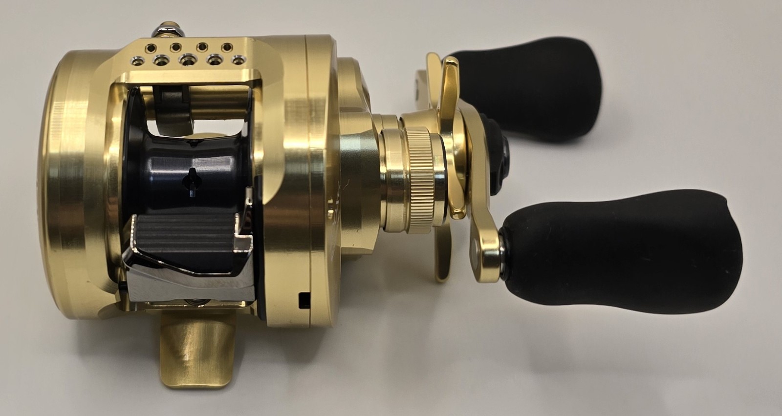 Shimano 21 Calcutta Conquest 200XG Right Baitcast Reel Boxed JDM Excellent