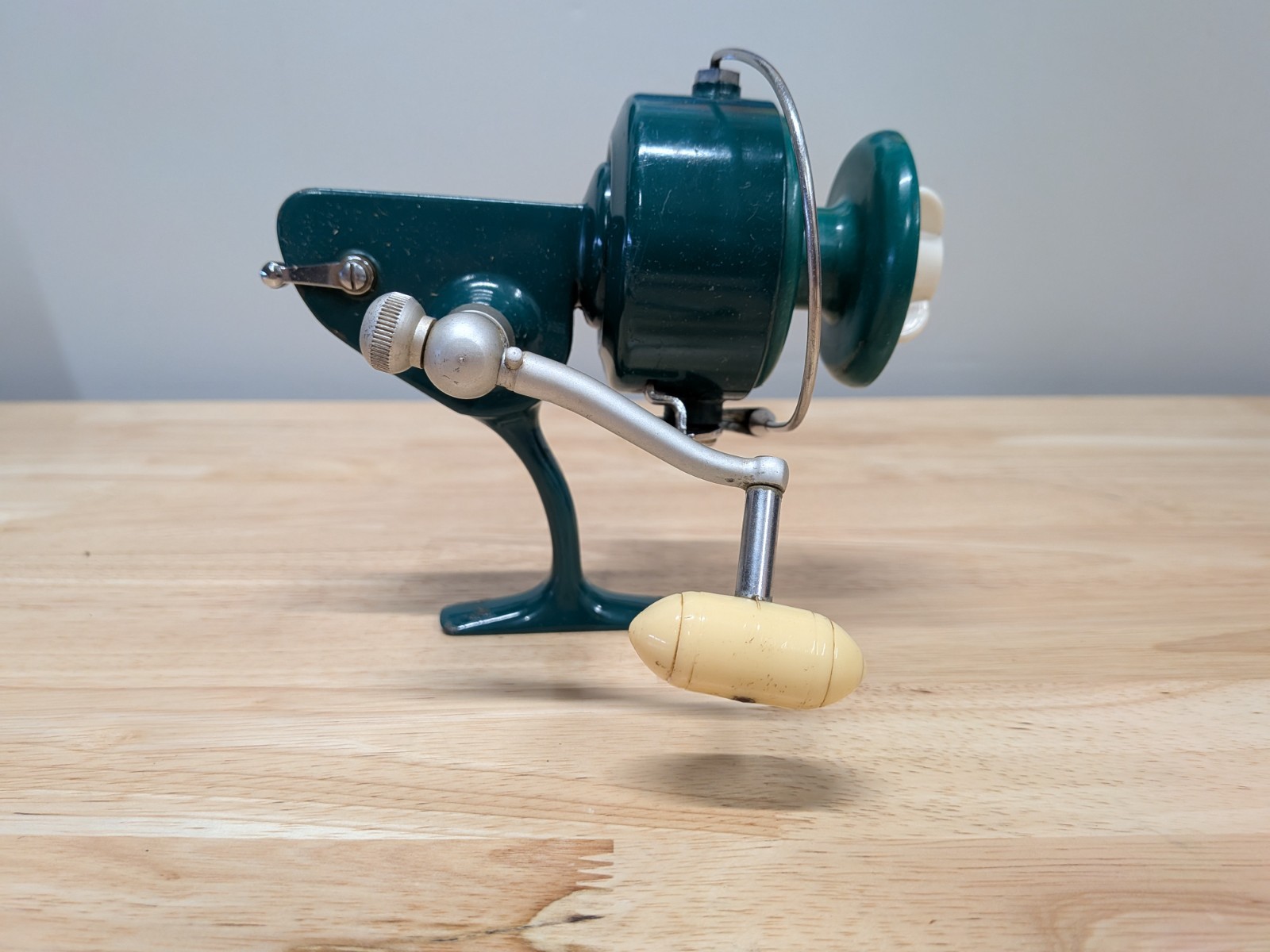 Vintage Penn Spinfisher 710 Spinning Reel w/ Original Box & Manual – Made USA
