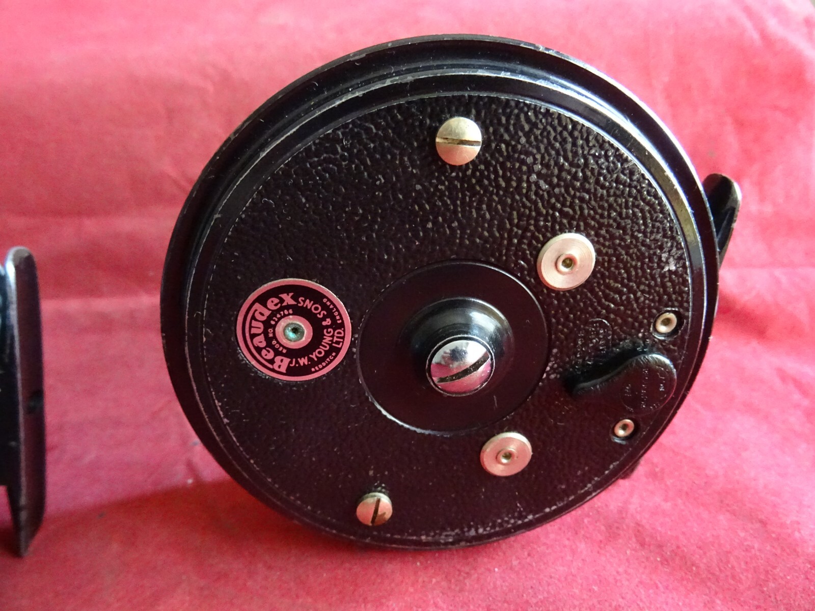 A PAIR OF GOOD VINTAGE J W YOUNG 3 3/4″ BEAUDEX MEDIUM WIDTH FLY REELS