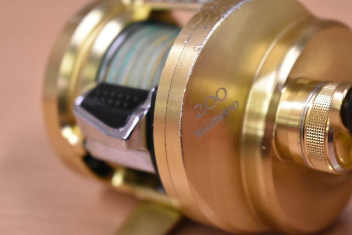 Shimano 14 Calcutta Conquest 200 Japanese Baitcast Reel Right Hand from Japan