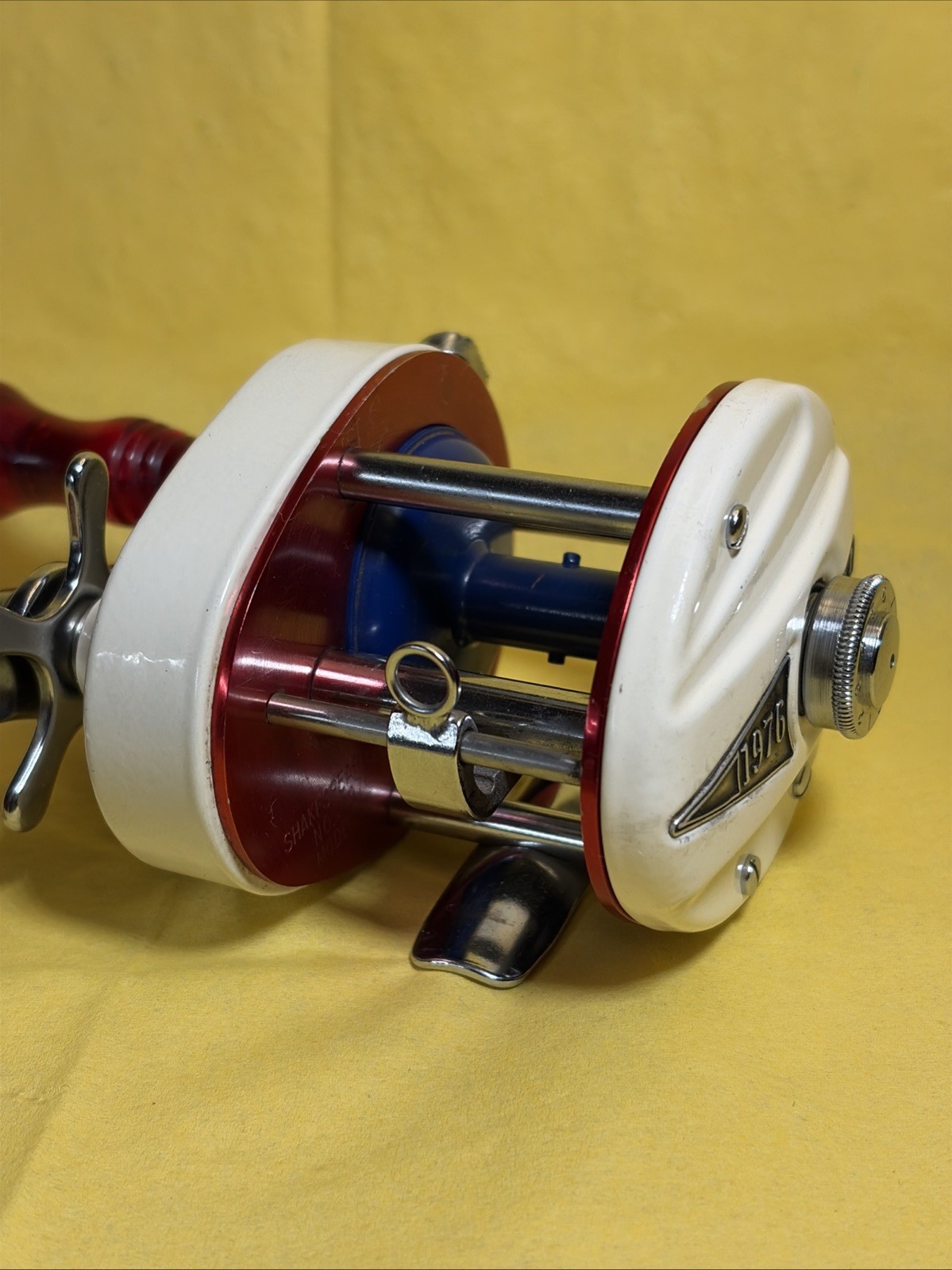 Shakespeare Bicentennial 1976 Baitcaster w/ All Metal Decals USA Made Very Nice!