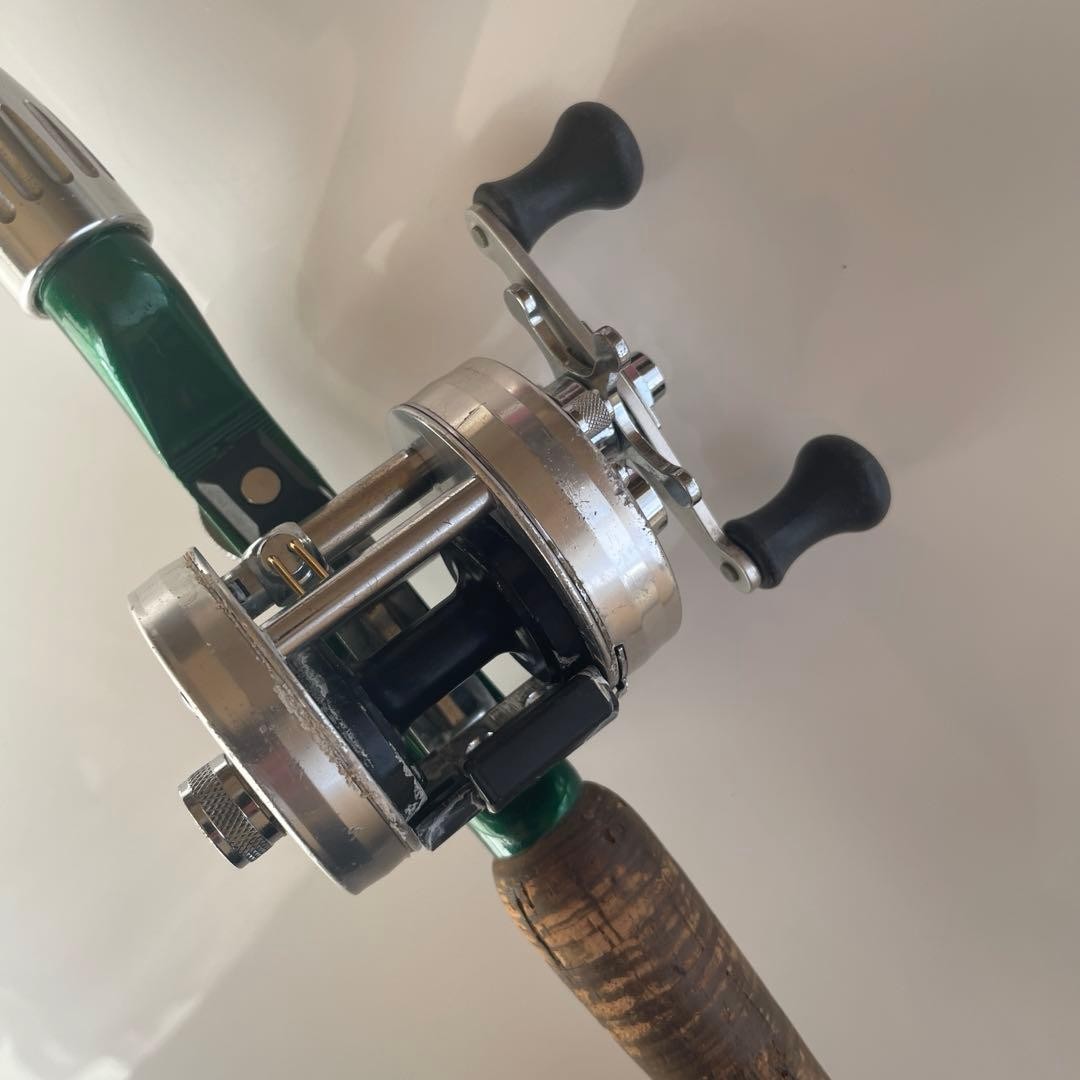 Abu Ambassadeur 2600C IAR right handed & glass rod