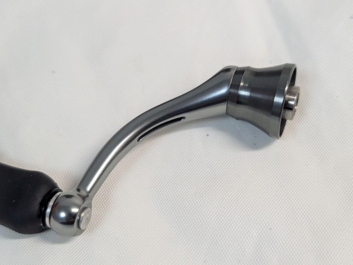 Daiwa 40mm 21 Luvias Airity Pipe 630iD FC LT2000S-P Handle