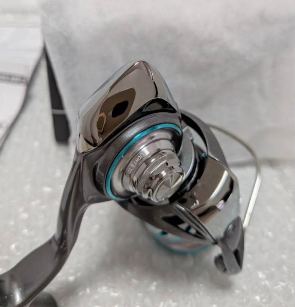 Daiwa Emeraldas AIR LT2500S Spinning Reel Light Durable for Eging