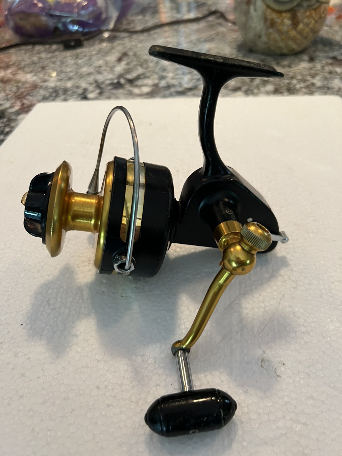Vintage 710z spinning reel