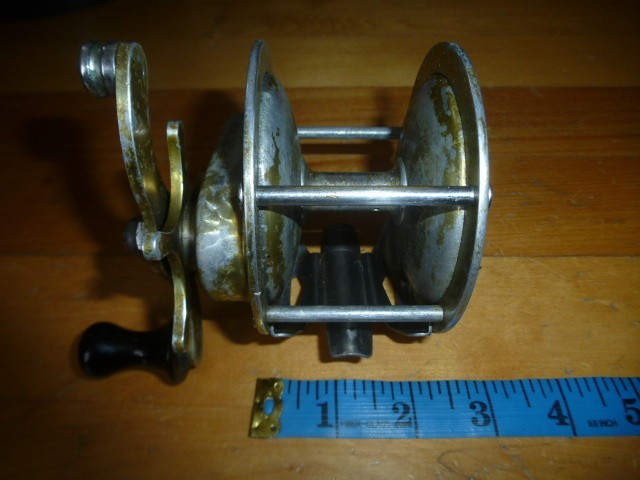 Vintage fishing reel Featherwate, San Francisco, New York, wood knob, good fish
