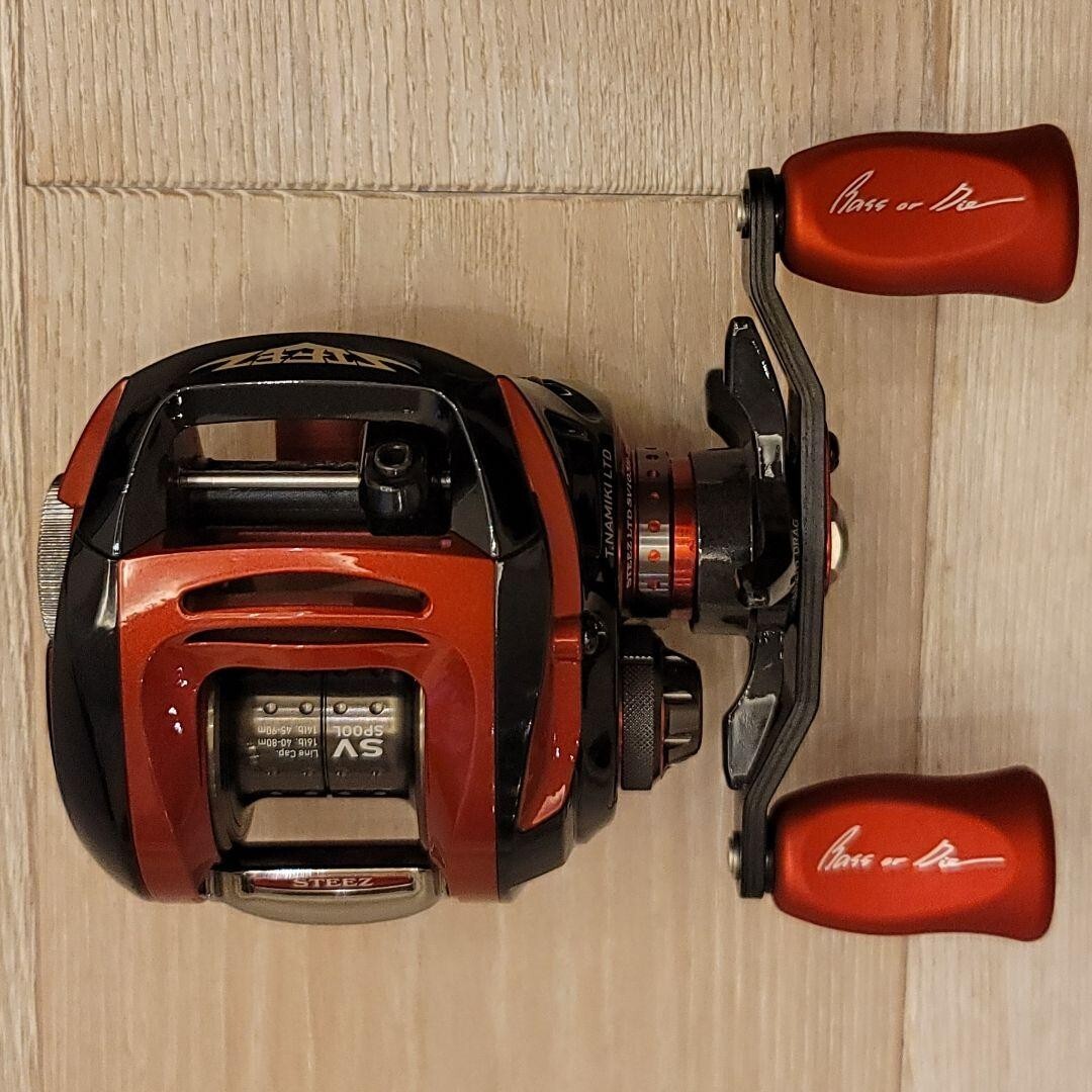 Daiwa Steez Limited SV 103H Toshi Namiki version Baitcasting Reel Red Black