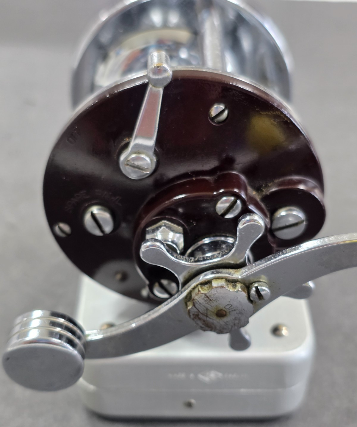 Penn PEER 109 Baitcasting Reel * Level Wind * Yellow Handle * Made in the USA