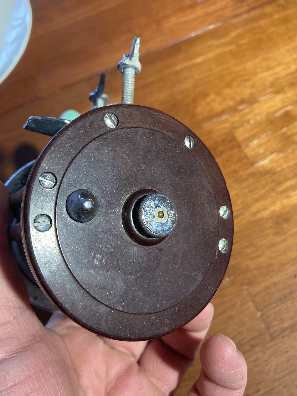 Vintage PENN Jig Master 500 Reel Maroon Case w Light Green Handle