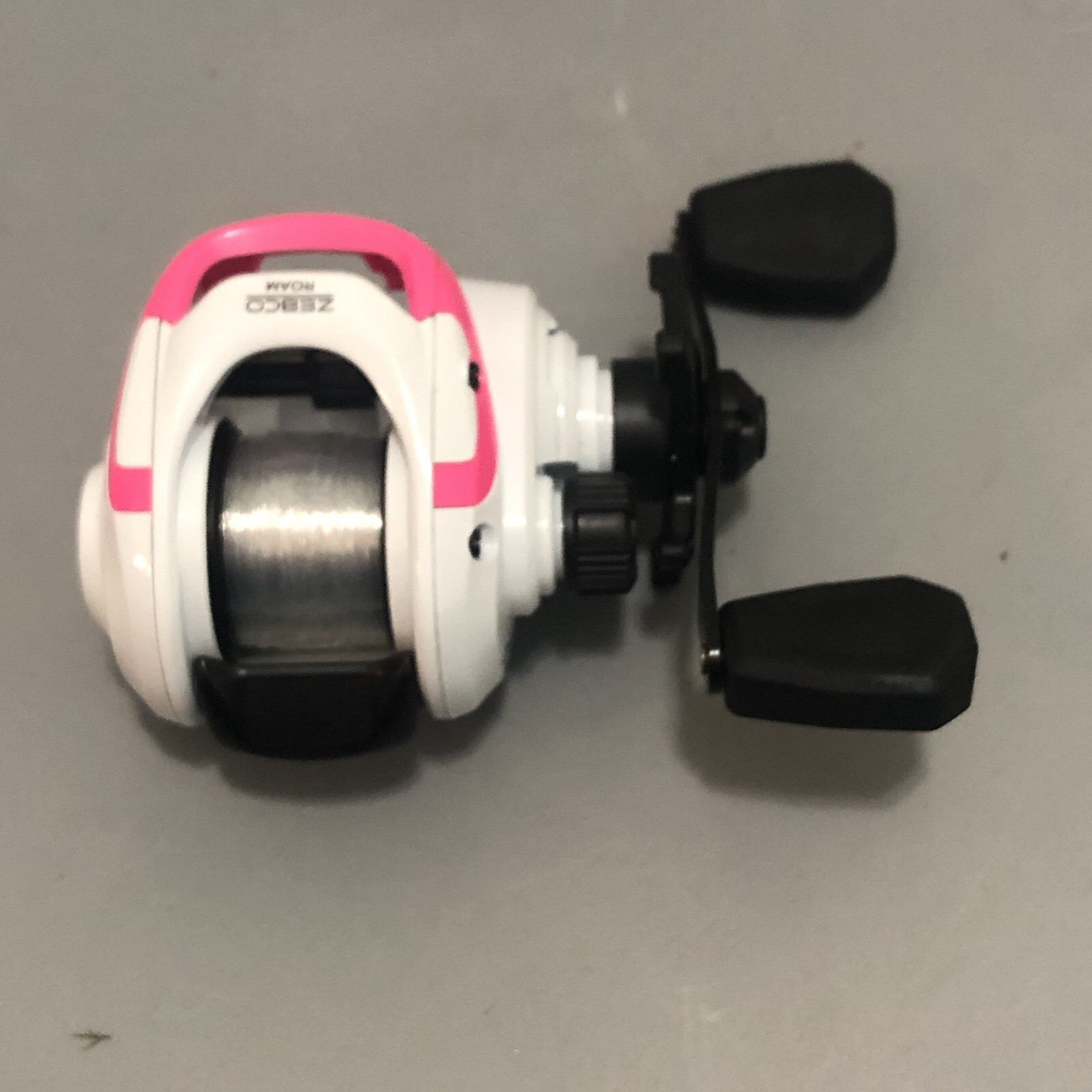 Zeno Roam Baitcast Reel – Pink 6-1-1 FREE SHIPPING!