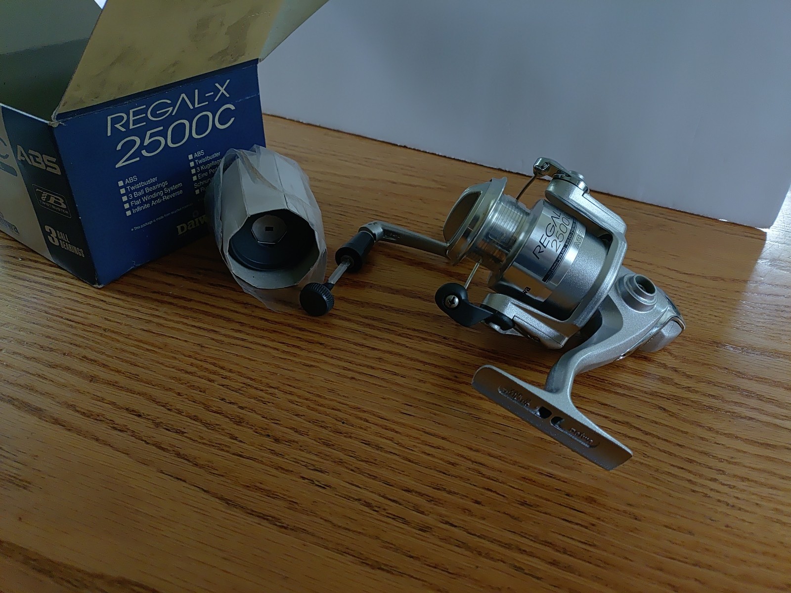 Daiwa Regal X2500C Fishing Reel Opened Box..New See Descriprion
