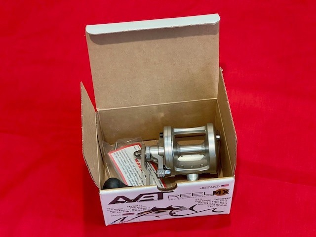 New LEFT HAND RETRIEVE Avet MXL 5.8 MC- Magnetic Cast Lever Drag Reel- Silver