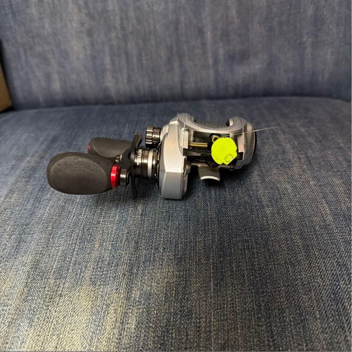 Abu Garcia Zenon Baitcasting Reel Baitcasting Fishing Reel Used Line Included