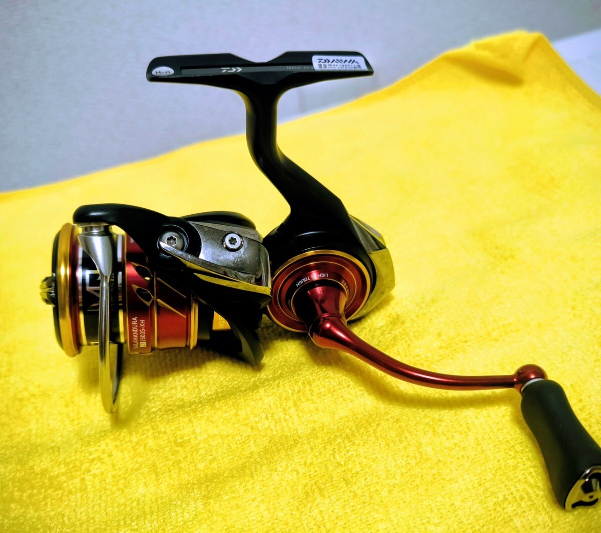 Daiwa Salamandura 22 LT2500S-XH Spinning Reel China Model