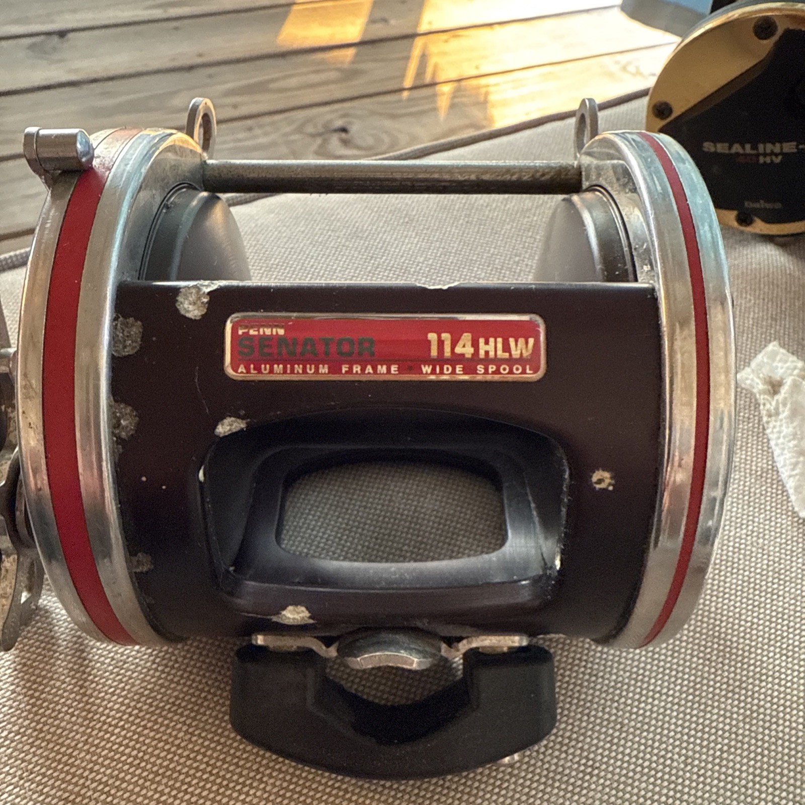 Penn 114H Senator 6/0 Saltwater Fishing Reel with Black Handle