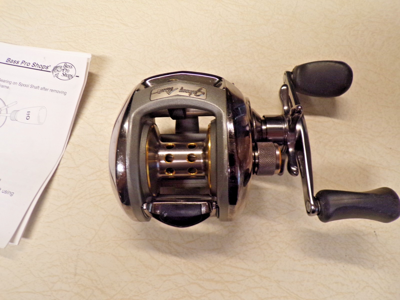 BASS PRO SHOPS FISHING REEL – CHROME SERIES – 10 BALL B. – 6:4:1 GEAR RATIO