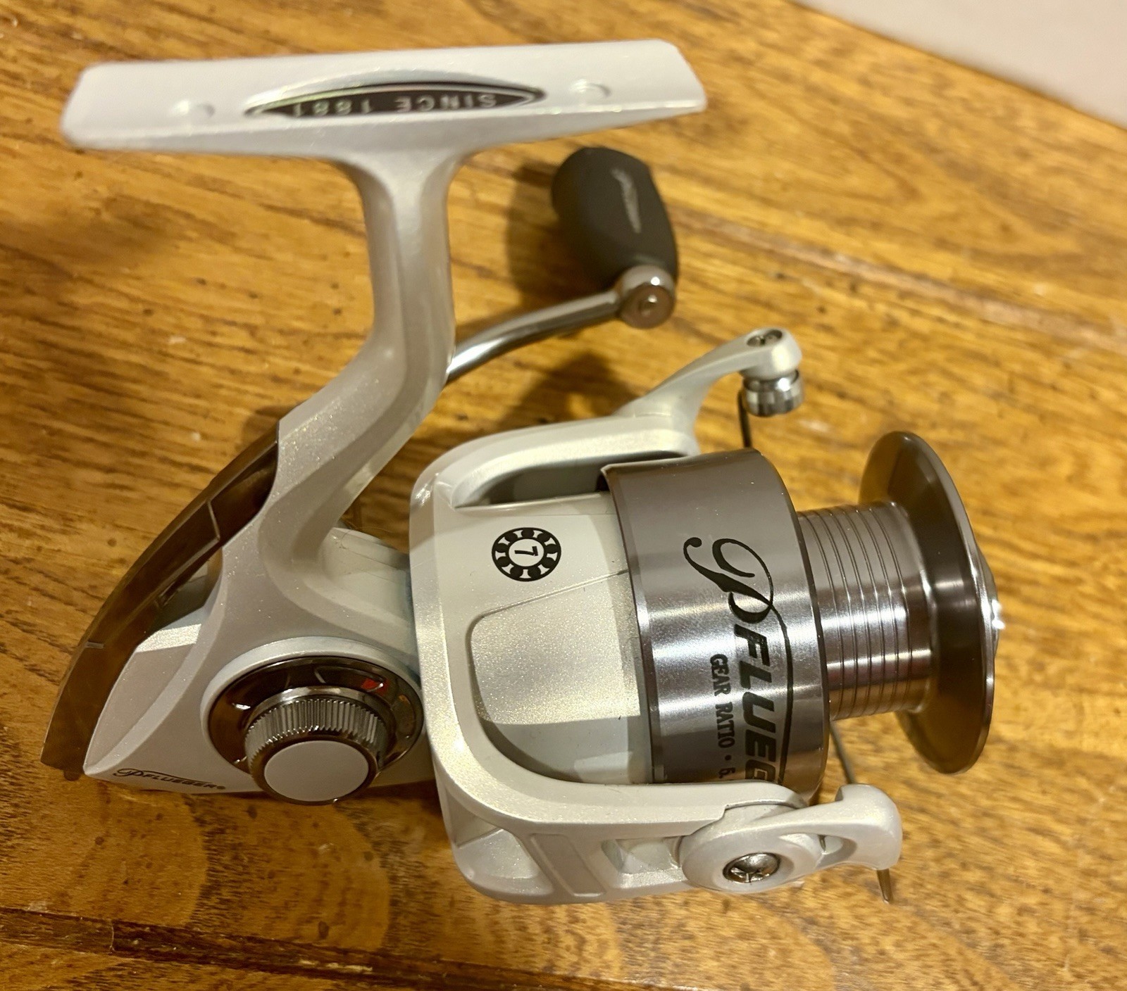 Pflueger Trion SP40 Spinning Fishing Reel 7 Bearing System TRIONSP40. Excellent!