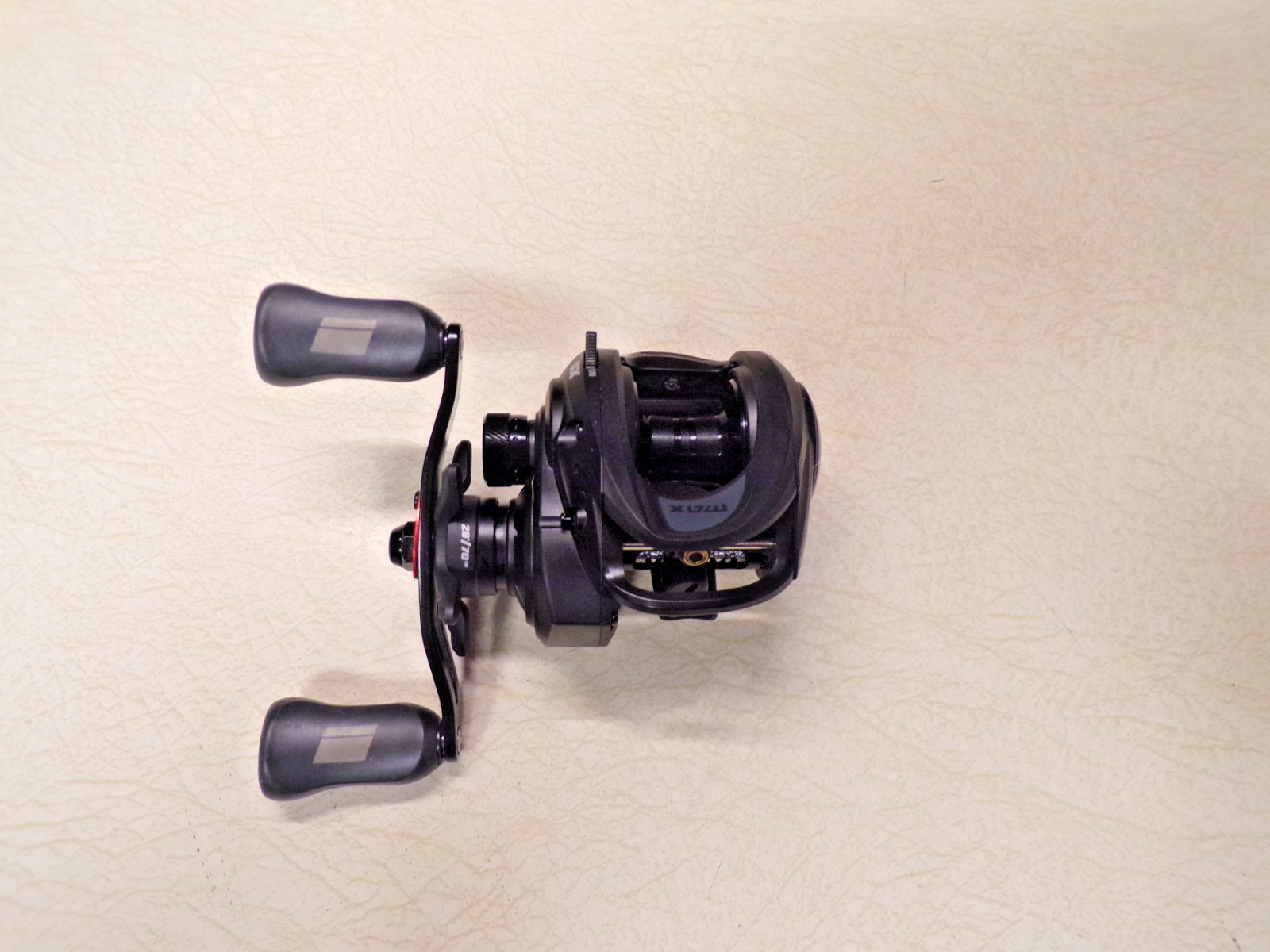 NEW Abu Garcia Ambassadeur SX Reel – 6.8:1 Gear R. – 8 BALL B.- FLIPPIN SWITCH