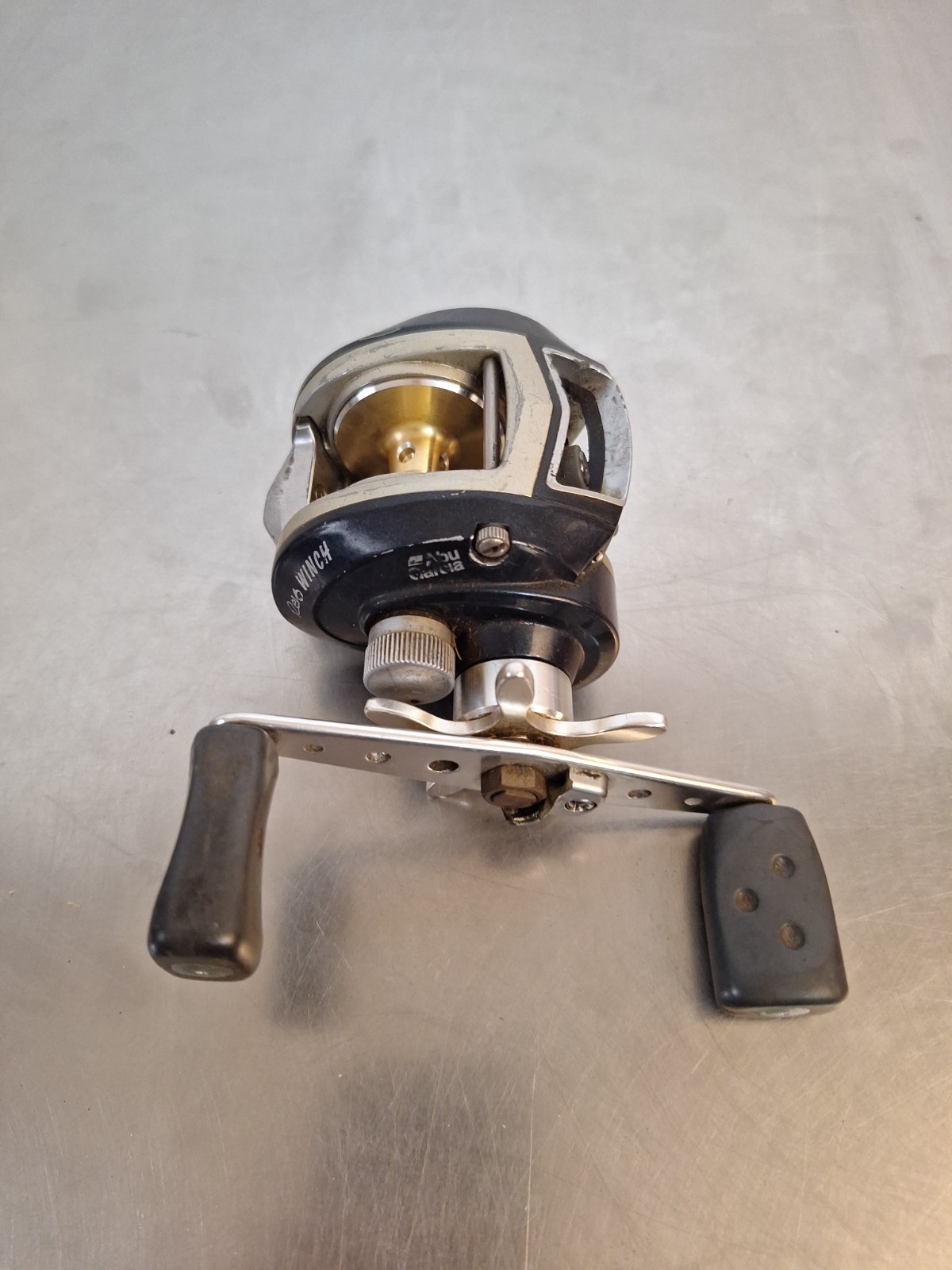 Abu Garcia Revo Winch Baitcast Reel 5.4:1 11BB Right Star Drag Black