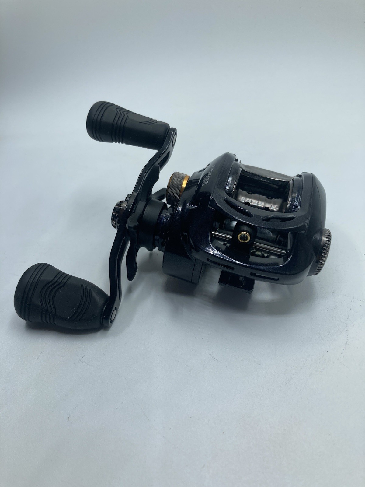 Daiwa Exceler 100HA 6.3:1 Baitcast Fishing Reel Ultimate Tournament Drag. In Box