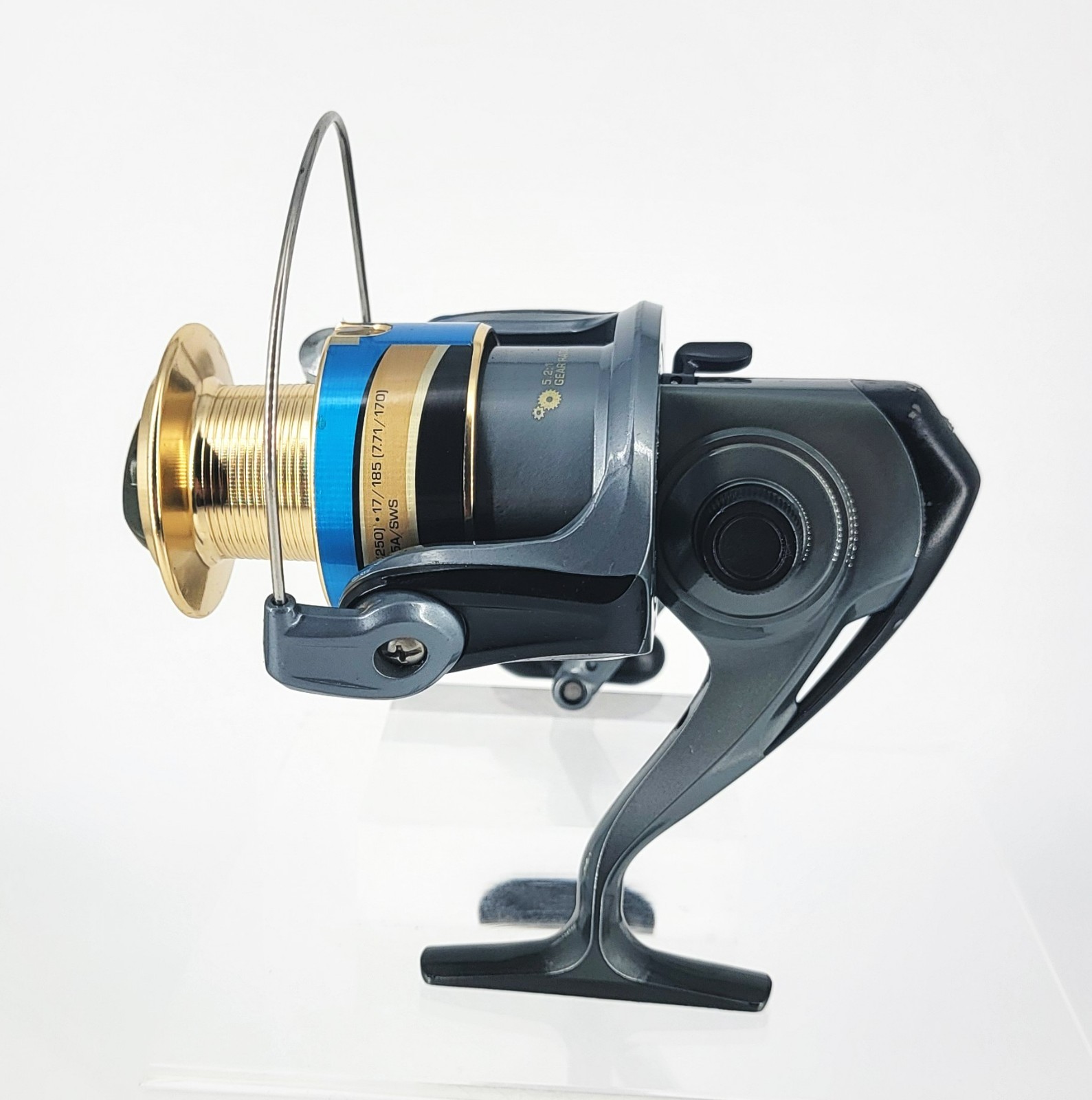 Calcutta Outdoors Multicolor R2F-55A Medium Heavy Spinning Fishing Reel