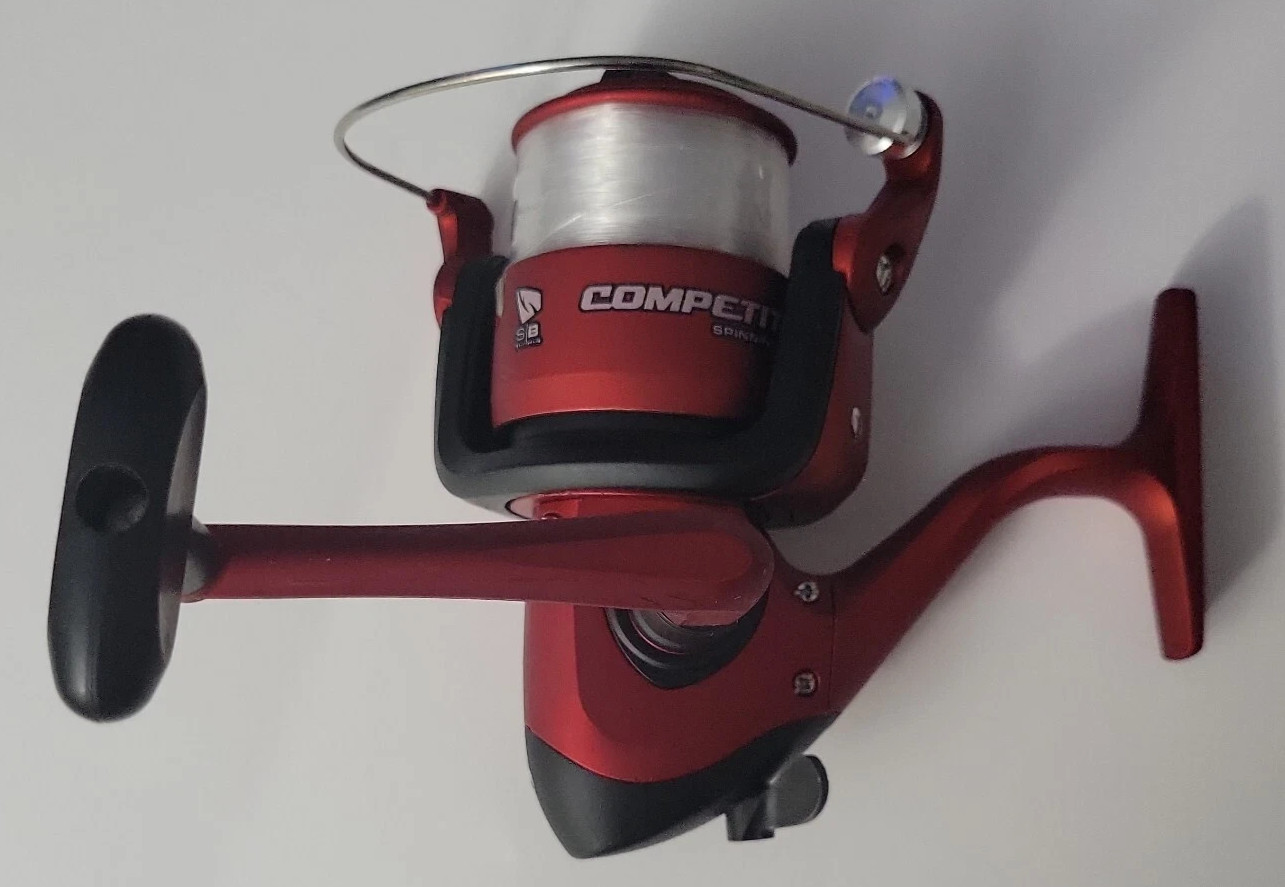 new Competitor 155 Spinning Fishing red 4000 Reel pre-spooled 15lb line